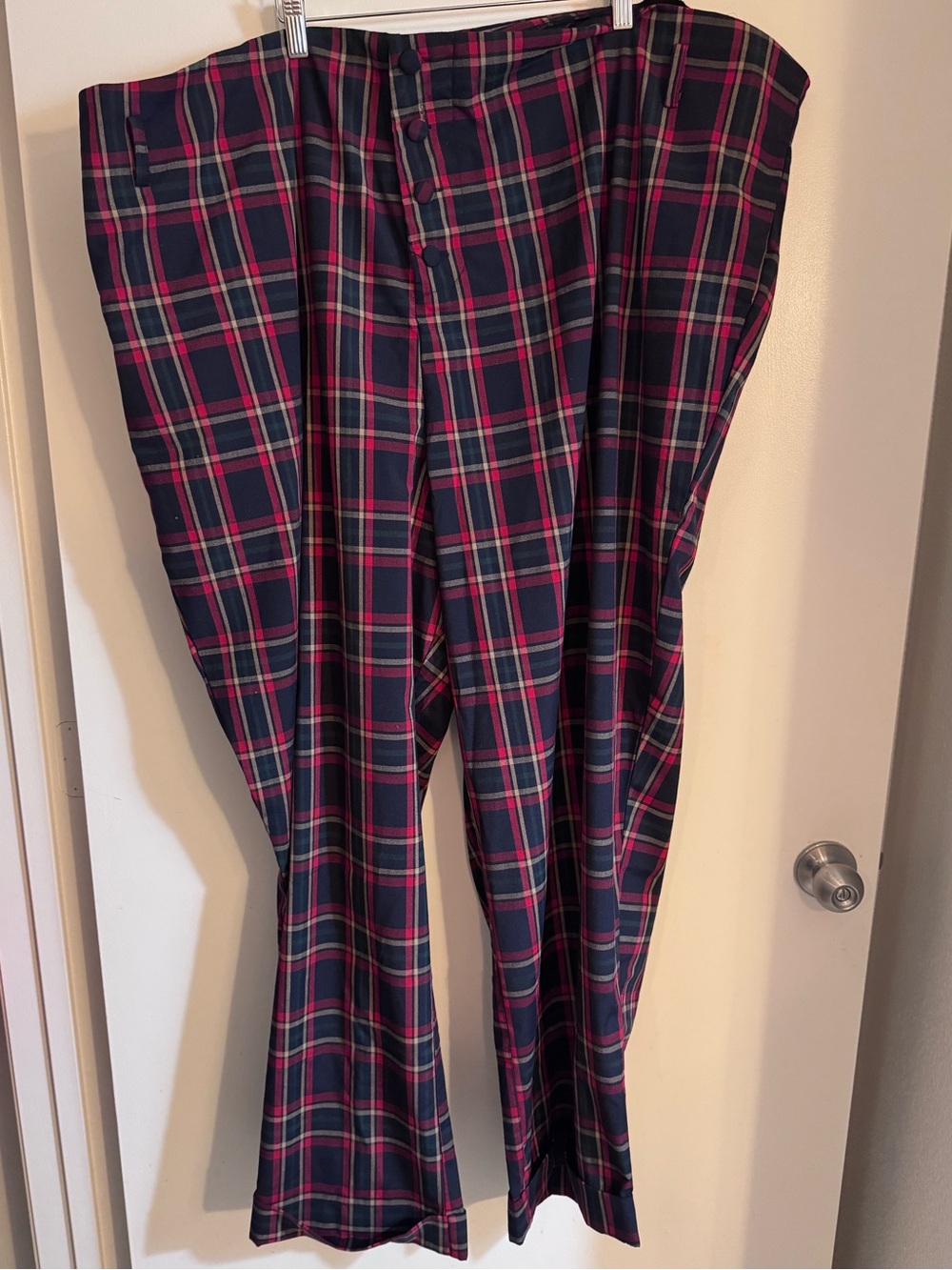 Unique Vintage Plus Size Tartan Plaid Cuffed Trousers, Size 5X/26